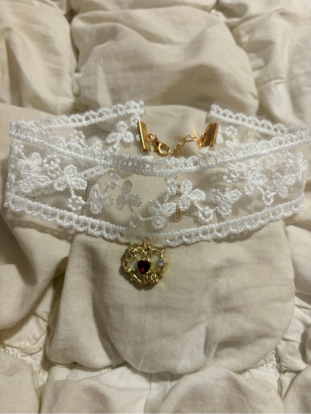 Free People White Lace Gold-Tone Red Heart Charm Choker Necklace